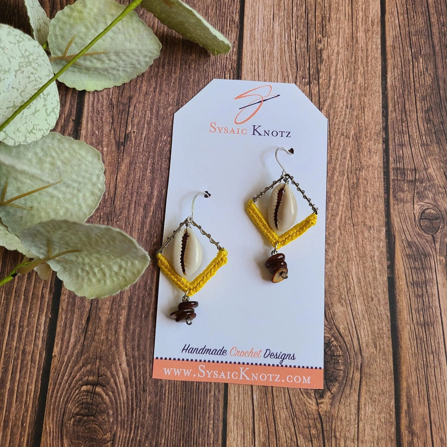 Earthy Cowrie Shell Dangle Earrings-1
